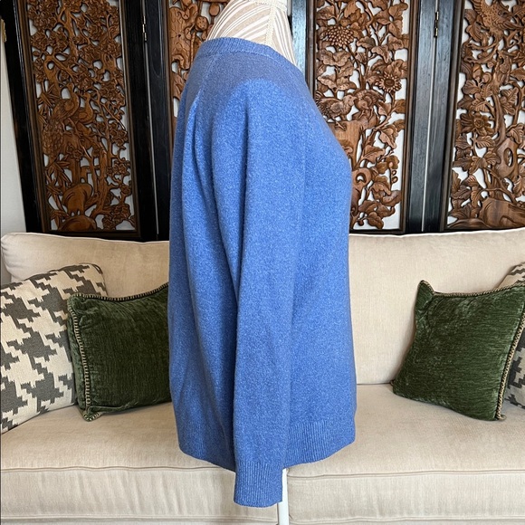 Amazon Essentials Women's Light Blue Crew Neck Sweater - Picture 2 of 11